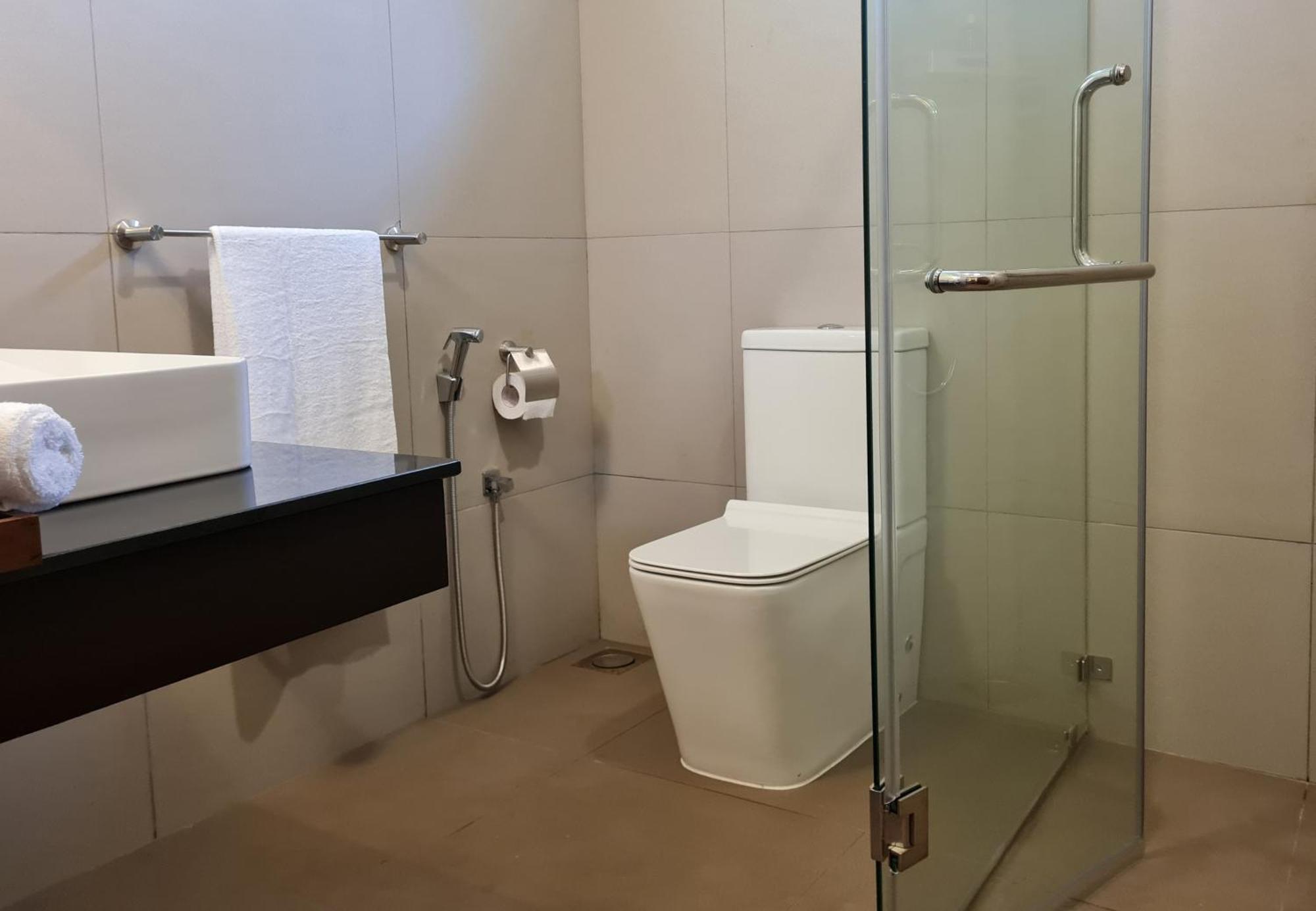 City Oasis 66 Negombo Exterior photo